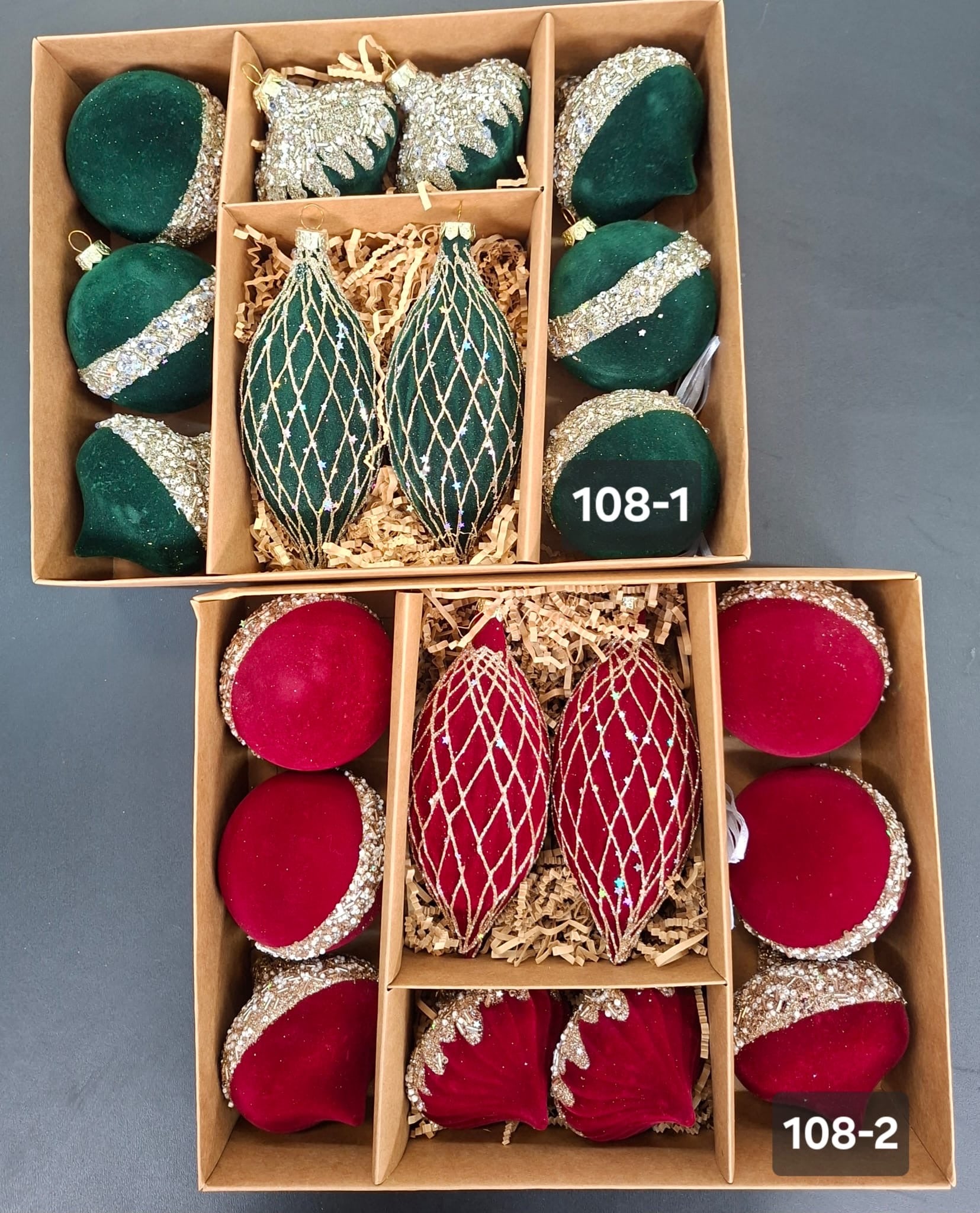 Set 10 Globuri Crăciun Decorative Verzi Catifelate cu Sclipici Auriu
